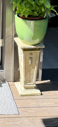 Courtyard Garden Pedestal